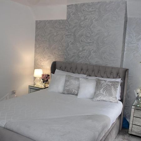 Luxury 3 Bedroom House Birmingham Exterior photo